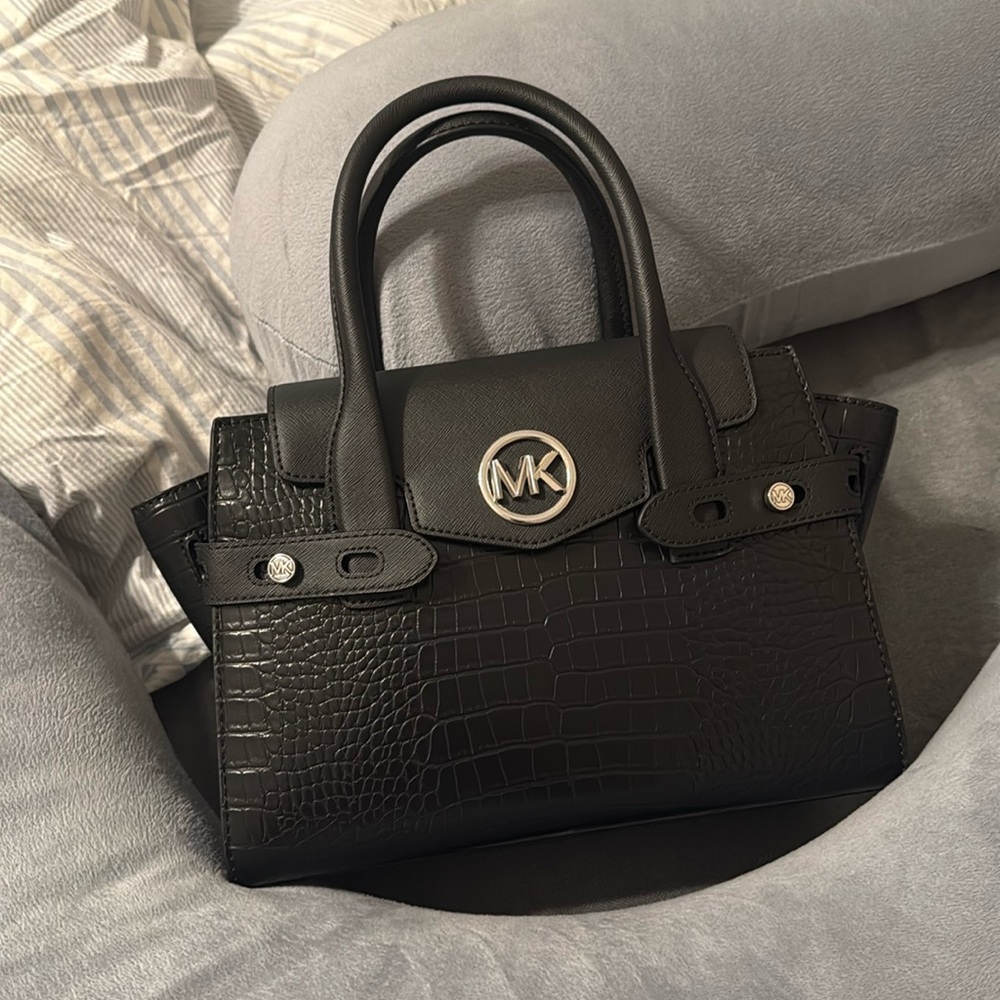 New with tag michael kor croc carmen bag